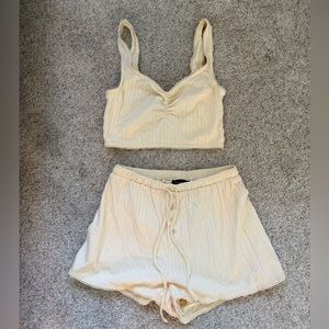 Revolve majorelle Cream set